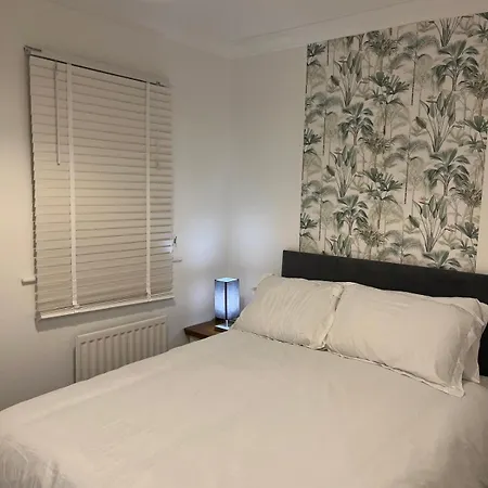 Pr 2 Bedrooms Modern Home