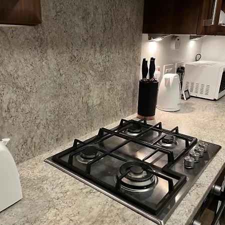 Pr 2 Bedrooms Modern Home *