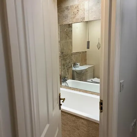 Pr 2 Bedrooms Modern Home