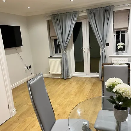 Pr 2 Bedrooms Modern Home * Middlesbrough